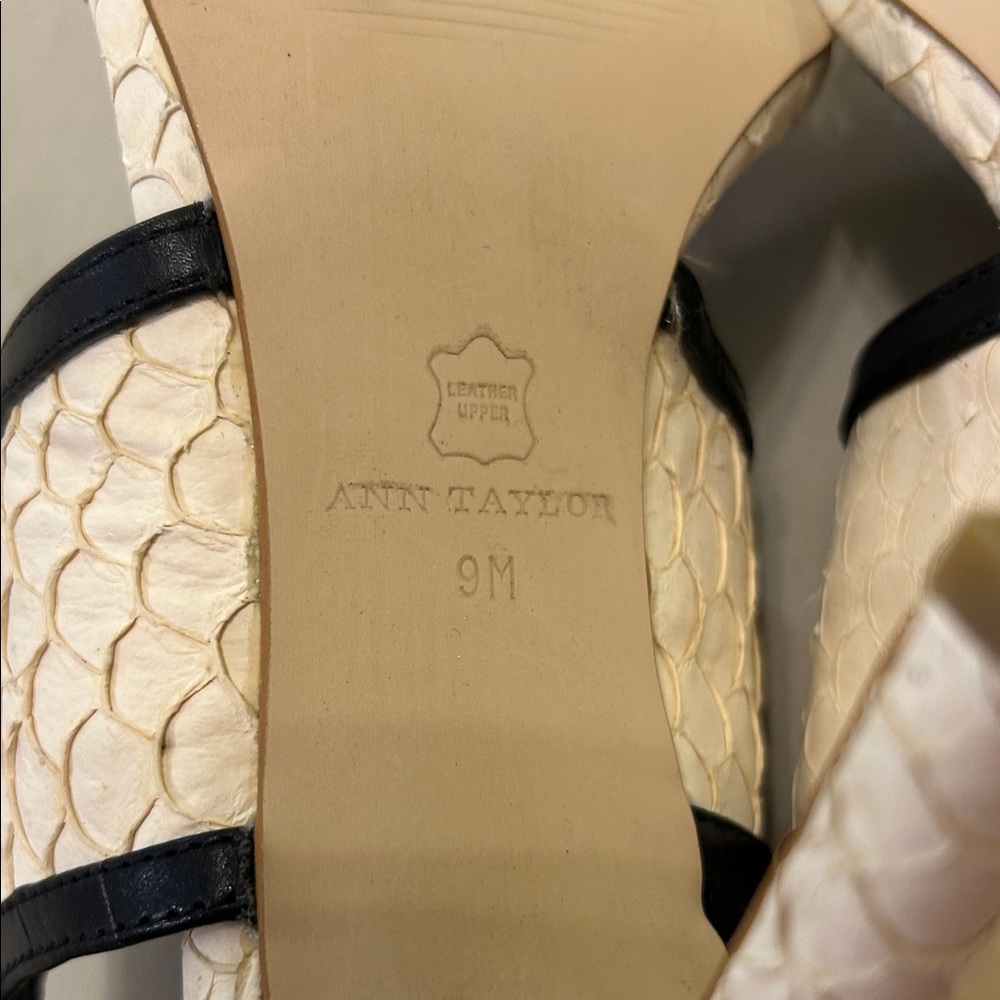 Ann Taylor Shoes Winter White Gwen Lace Up Exotic Heel Sz 9 Black Bow & Tassel - Picture 10 of 10